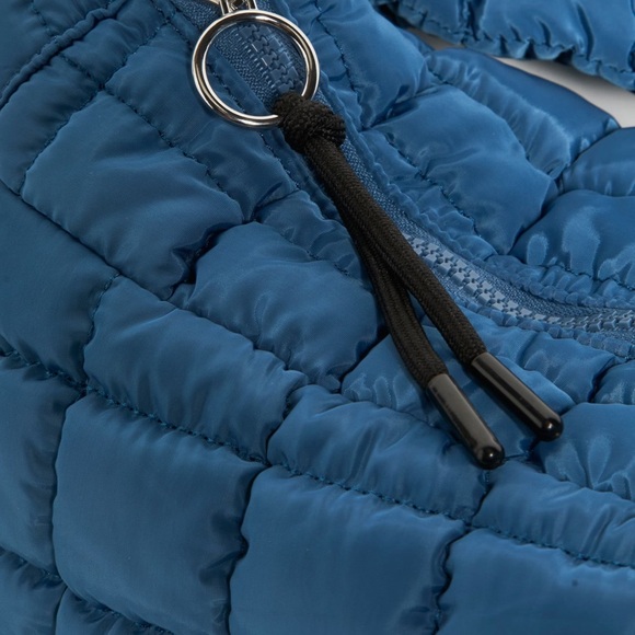 NWT Free People Movement Quilted Carryall Puffer Bag in Color Deep Teal - Picture 4 of 4